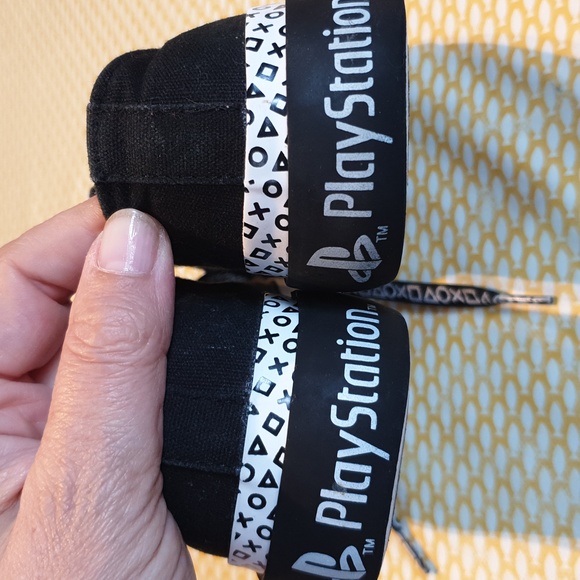 PlayStation Canvas trainers converse style in AS NEW condition jnr size 2, Sony - Picture 3 of 12